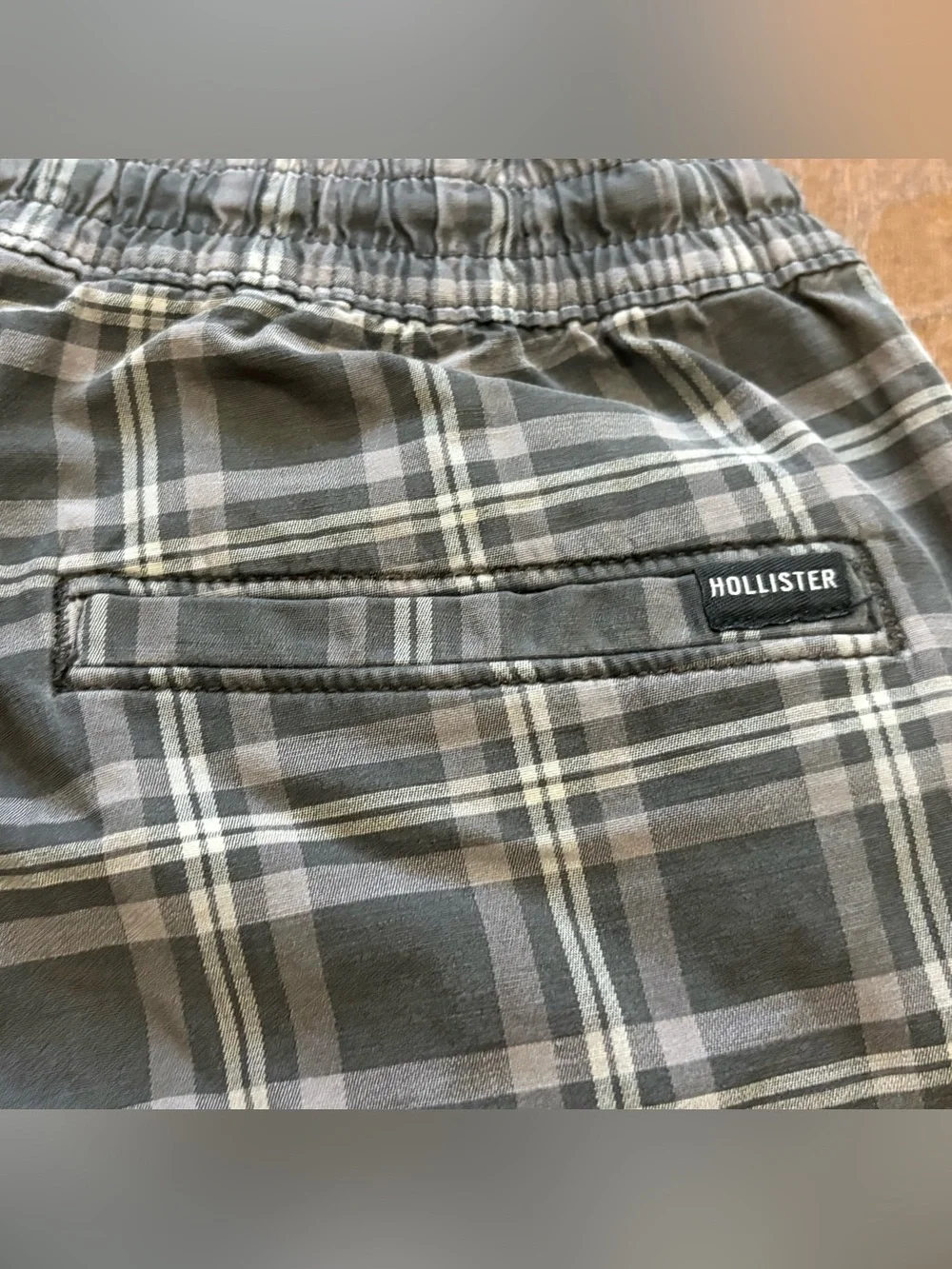 Hollister Men's Black & Gray Plaid Jogger Pants